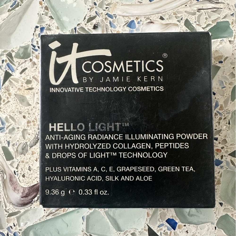 Hello Light - the OG anti-aging radiance illuminating powder from IT Cosmetics